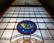 Neobarokowy gmach pod adresem Powstańców Śląskich 134-138, widok z roku 2025