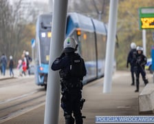 Policjanci podczas zabezpieczania meczu WKS Śląsk Wrocław - Polonia Bytom (niedziela 9 listopada)