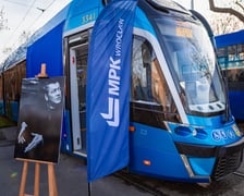 <p>Uroczystość nadania tramwajowi MPK Wrocław imienia Wojciecha Jerzego Hasa&nbsp;</p>