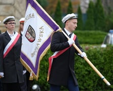 <p class="MsoNormal">Uroczystość złożenia kwiat&oacute;w pod Pomnikiem Martyrologii Profesor&oacute;w Lwowskich w sobotę 15 listopada</p>