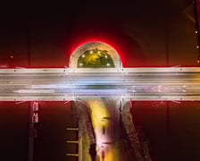 Mosty Uniwersyteckie rozświetlone na czerwono - 19 listopada 2025 r.