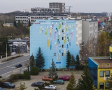 <p>Mural przy ul. Krakowskiej 25/27 projektu Andrzeja Tylkowskiego z okazji 20-lecia Dnia Życzliwości</p>