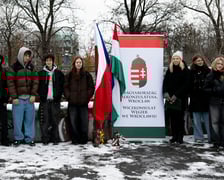 <p>Odsłonięcie dw&oacute;ch nowych krasnali na Bulwarze Słonecznym</p>