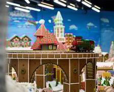 <p>Nowe Miasto z Piernika obejrzymy w Kolejkowie od 25 listopada do 28 lutego 2026</p>