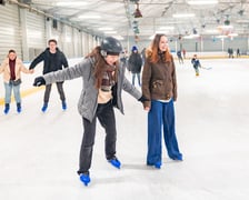 Andrzejki na lodowisku przy ul. Spiskiej we Wrocławiu