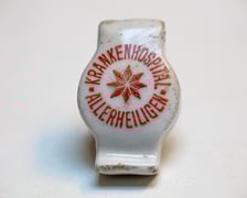 <p>Korek od butelki ze szpitala Wszystkich Świętych przy dzisiejszym Pl. Jana Pawła II</p>