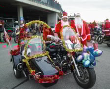 Początek parady Moto Mikołajów we Wrocławiu, 7 grudnia 2025
