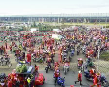 Początek parady Moto Mikołajów we Wrocławiu, 7 grudnia 2025