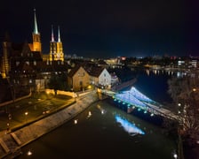 <p>Ostr&oacute;w Tumski wygląda przed świętami jak baśniowa kraina</p>