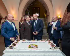 <p>Tort na 35-lecie samorządnego Wrocławia&nbsp;</p>