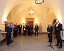 <p>Uroczystość odsłonięcia popiersia prof. Alzheimera w Ratuszu</p>