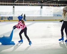 <p>W sobotę 27 grudnia wrocławianie ślizgali się na lodowisku przy ul. Jaksonowickiej</p>