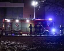 Akcja Służb ratowniczych po wpadnięciu auta do Odry przy Kępie Mieszczańskiej