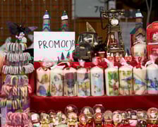 Jarmark Bożonarodzeniowy 2025 we Wrocławiu. Na zdjęciach odwiedzający i sprzedawcy na jarmarku we Wrocławiu