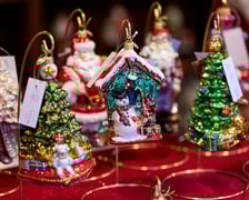 Jarmark Bożonarodzeniowy 2025 we Wrocławiu. Na zdjęciach odwiedzający i sprzedawcy na jarmarku we Wrocławiu