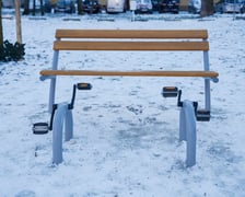<p>Ławeczki dla rodzic&oacute;w i dziadk&oacute;w (i nie tylko!), kt&oacute;rzy chcą aktywnie spędzać czas, w każdej sytuacji</p>