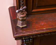 <p>Meble objęte są ochroną konserwatorską</p>