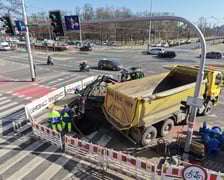 <p>Usuwanie awarii wodociągowej na skrzyżowaniu ulic Ślężnej i Kamiennej. Wrocław, 28.02.2026</p>