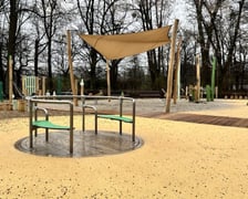 <p>Plac zabaw "Osada krasnali" w Parku Południowym</p>