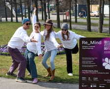 <p>Wrocławianie otrzymali doniczki z kwiatami. Wcześniej zakrywały tajemniczy napis</p>