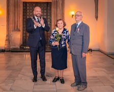 Uroczystość wręczenia medali za Długoletnie Pożycie Małżeńskie w Ratuszu we Wrocławiu