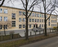 <p>Liceum Og&oacute;lnokształcące nr 6 przy ul. Hutniczej</p>