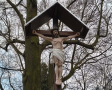 <p>Stuletni krzyż nad Odrą. Marzec 2026.</p>