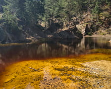 <p>Kolorowe Jeziorka w Rudawach Janowickich</p>