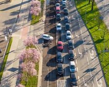 Tak w środę 8 kwietnia wyglądała Aleja Karkonoska po nocnym zrywaniu starego asfaltu