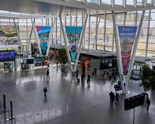 Wnętrze terminu wrocławskiego lotniska