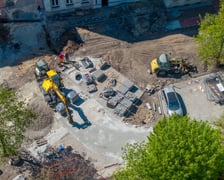 <p>Prace na podw&oacute;rku w obrębie Szczęśliwej, Lwowskiej, Pereca i Jemiołowej</p>