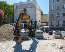 <p>Prace na podw&oacute;rku w obrębie Szczęśliwej, Lwowskiej, Pereca i Jemiołowej</p>