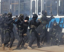 Szkolenia policji w zajezdni tramwajowej