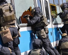 Szkolenia policji w zajezdni tramwajowej