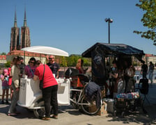Wrocławianie i turyści podczas majówkowego spaceru