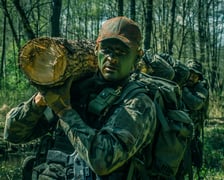 Żołnierze, uczestnicy kursu Piorun w 2026 r. To inicjatywa - wojskowych z 10 Wrocławskiej Brygady Łączności w Leśnicy