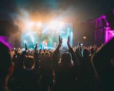 <p>Festiwal G&oacute;ry Literatury - koncert na Zamku Sarny, zdjęcie archiwalne.&nbsp;</p>