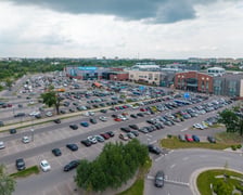 <p>W poniedziałek (1 czerwca) w okolicach południa na parkingu było jeszcze sporo wolnych miejsc.</p>