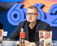 Mateusz Żak, wiceprezydent Wrocławia podczas konferencji na temat 12. Tarczyński Nocny Wrocław Półmaraton, 2 czerwca 2026 r.