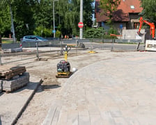 Budowa chodnika na ulicy Kurpiów