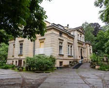Przeprowadzka kur ze Schroniska dla Bezdomnych Zwierząt  do Schroniska dla Bezdomnych Mężczyzn im. Świętego Brata Alberta w Szczodrem