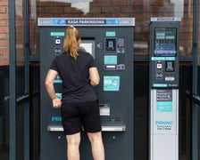 Sprawdziliśmy, jak wygląda sytuacja parkingowa na Gądowie miesiąc po wprowadzeniu płatnego parkowania przy Magnolii
