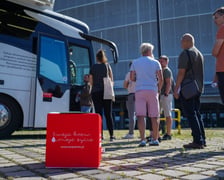 W czwartek (9 lipca 2026 r.) Krwiobus stanął przed stadionem Tarczyński Arena we Wrocławiu
