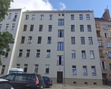 <p>Kamienica przy ul. Daszyńskiego 15 na Ołbinie, elewacja od strony podw&oacute;rka</p>