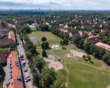 <p>Osiedla Biskupin-Sępolno-Dąbie-Bartoszowice, widok z drona. Lipiec 2026</p>