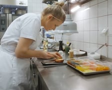 <p>Beata Śniechowska w kuchni modern bistro Baba&nbsp;</p>