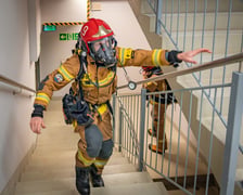 Honorowe wejście strażaków z Wrocławia na Sky Towera, 11 września 2026