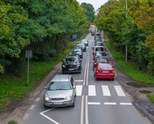 <p>Chodnik na ulicy Mościckiego powstanie od ronda do przejścia dla pieszych i przystank&oacute;w autobusowych</p>