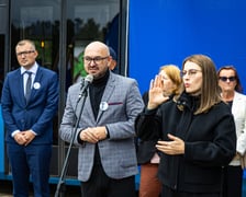 Witold Woźny, prezes MPK, podczas uroczystości nadania tramwajowi imienia Bolesława Orlińskiego