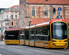 Warszawski tramwaj Hyundai Rotem 141N na testach we Wrocławiu